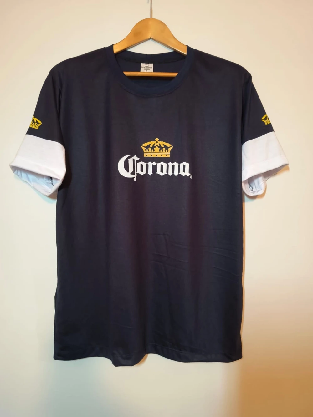 CAMISETA - CORONA DETALHE MANGA